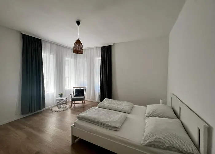 Boglár Apartment *